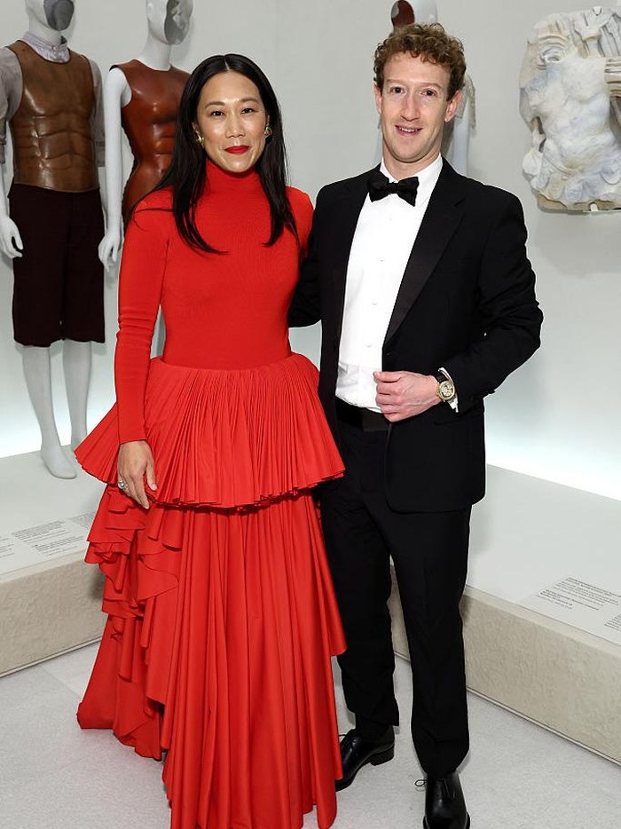 Priscilla Chan dan Mark Zuckerberg menghadiri Met Gala 2026 di Museum Metropolitan pada 04 Mei 2026 di New York City.