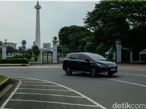 Pemprov Kehilangan Rp 2 Triliun, Pajak Mobil Listrik Rp 0 Perlu Ditinjau