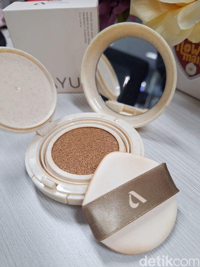 Review Avoskin YSB Hybrid Elixir Skin Radiant Perfect Cushion.