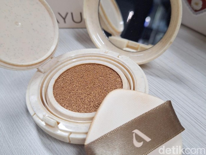 Review Avoskin YSB Hybrid Elixir Skin Radiant Perfect Cushion.