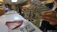 Nilai tukar rupiah menjadi Rp17.405 per dolar AS dari penutupan sebelumnya di level Rp17.394 per dolar AS.