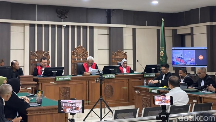 Bos PT Sritex dalam sidang putusan di Pengadilan Tipikor Semarang, Kecamatan Semarsng Barat, Kota Semarang, Selasa (5/5/2026).