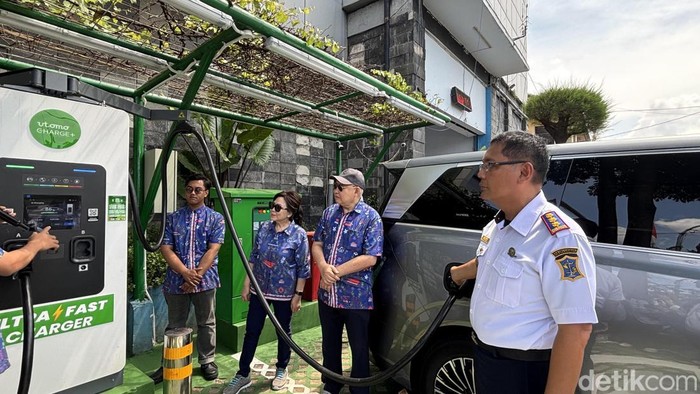 SPKLU baru yang terpasang di Terminal Intermoda Joyoboyo (TIJ) Surabaya