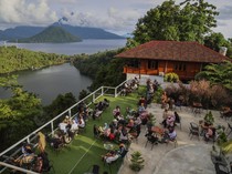 Spot Ngopi Viral Sajikan Pemandangan Eksotis
