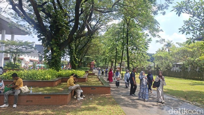 Suasana di TMII