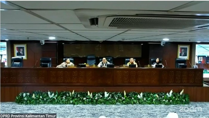 Suasana sidang pembahasan hak angket di kantor DPRD Kaltim.