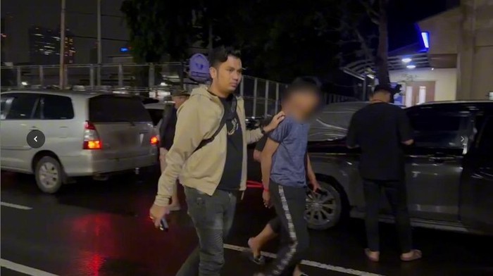Tim Subdit Jatanras Ditreskrimum Polda Metro Jaya menangkap pelaku pembacokan di Cengkareng.