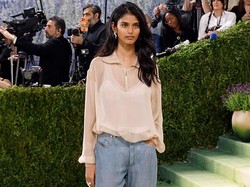 Most Pop: Model Datang ke MET Gala 2026 Cuma Pakai Jeans, Viral Bikin Heboh