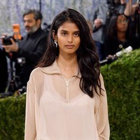 Bhavitha Mandava jadi sorotan setelah kehadiran perdananya di Met Gala 2026. Tapi bukan karena gaya yang heboh melainkan tampilannya yang dianggap terlalu sederhana. Foto: Taylor Hill/Getty Images