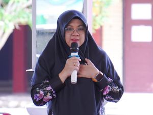 Tangis Bupati Siak Pecah saat Kunjungi Wilayah 3T