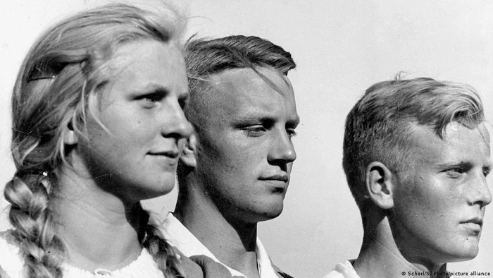 Bagaimana Hitler Mendefinisikan Ras Arya bagi Kaum Nazi?