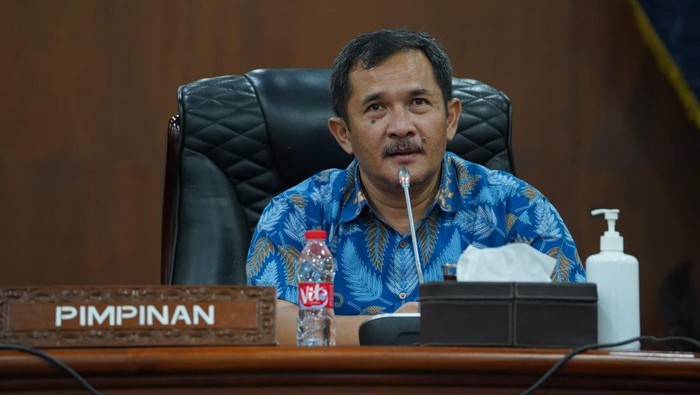 Ketua Komisi A DPRD DIY dari Fraksi PDI Perjuangan, Eko Suwanto, mengkritik arah kebijakan luar negeri pemerintah terkait ART. 