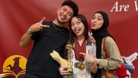 Dian Ayu menyampaikan rasa bahagia dan bangga terhadap Embun. Umi abi seneeeeng banget kakak bisa dapet banyak medali bahkan piala ngelawan ribuan anak dari puluhan sekolah se-Jakarta!! Tapi jauh dari itu, umi abi bangga bgtt kakak @btariembunnn udah menang lawan rasa gak yakin sama kemampuan sendiri. Sungguh roller coaster yaaa proses awalnyaaa hehhee.. but look at youuu kakk, tulisnya dilihat di Instagram, Kamis (7/5/2026). (Foto: dok Instagram dianayulestari)