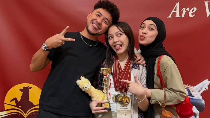 Embun Bikin Dian Ayu-Omesh Bangga Banget