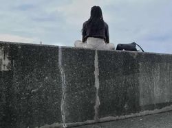 Timing Pas Banget! Foto Jalanan Ini Bikin Ketawa Sekaligus Takjub