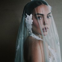 Georgina Rodriguez meramaikan perhelatan fashion akbar Met Gala. Influencer tersebut tampil glamour dengan gaun ala bridal sebelum pernikahannya dengan sang pesepakbola.Foto: Instagram @georginagio