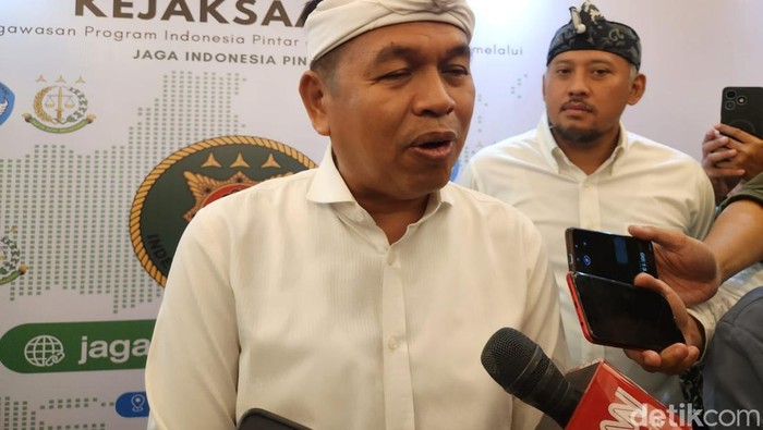 Gubernur Jawa Barat Dedi Mulyadi