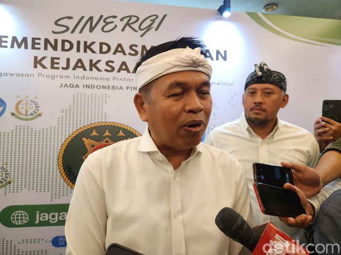 Gubernur Jawa Barat Dedi Mulyadi