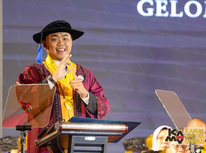 Hasbi, Wisudawan Tuli Unpad yang Terpilih Sampaikan Pidato Wakil Lulusan