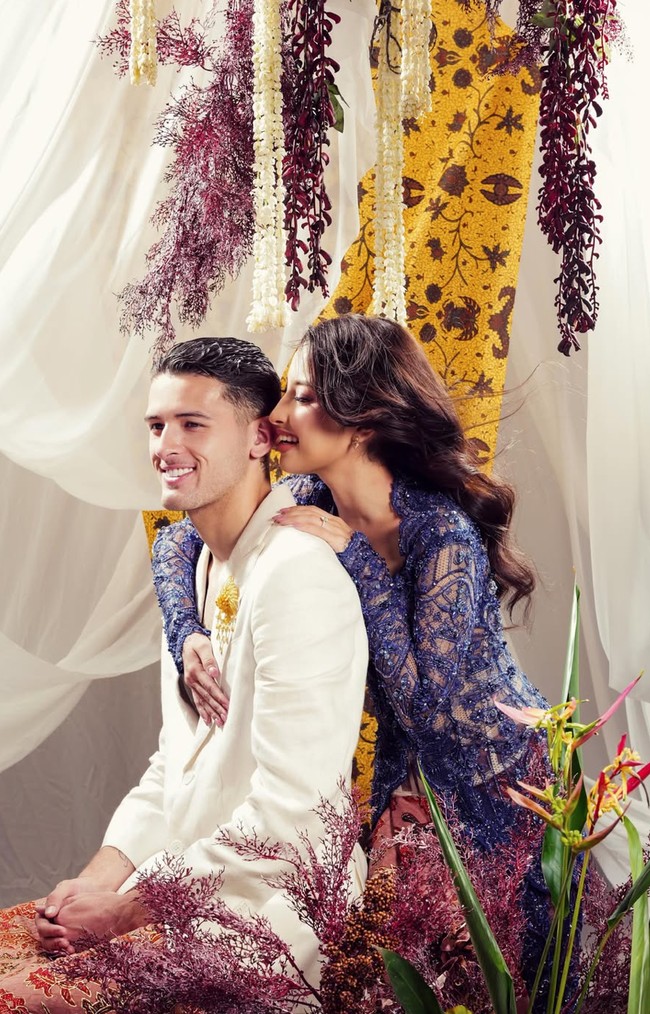 Jelang pernikahan, Jennifer dan Hubner terlihat semakin romantis. Keduanya memamerkan pose mesra mereka. Foto: Instagram/@jennifercoppenreal20
