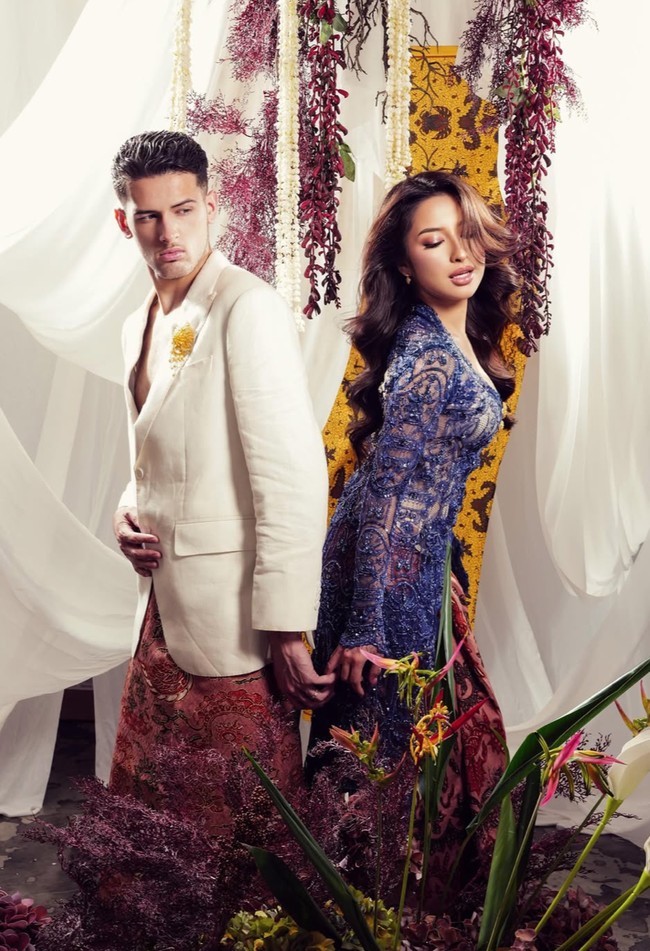 Memukau, penampilan Jennifer dan Hubner banjir pujian. Sebelumnya keduanya juga sudah membagikan hasil pemotretan prewedding dengan menggunakan busana Jawa klasik hingga internasional. Foto: Instagram/@jennifercoppenreal20