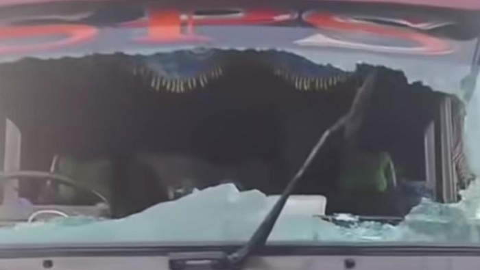 Viral Kaca Truk Pecah Diduga Dilempar Preman gegara Tolak Beri Uang di Belawan