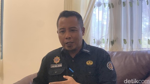Foto : Kepala Dinas Pertanian Lombok Barat, Lalu Mohammad Hakam ditemui di ruangannya, Rabu (6/5/2026). (M. Zahiruddin/detikBali)