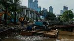Normalisasi Kali Cideng Dikebut, Lumpur Dikeruk dan Turap Dipasang