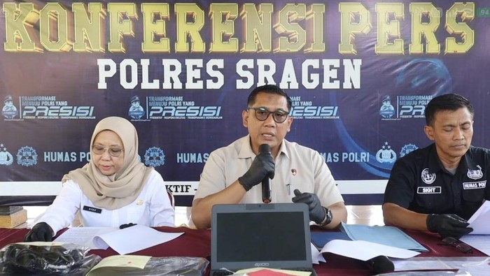 Kasat Reskrim AKP Catur Agus Yudo Praseno (tengah), saat konferensi pers di Mapolres Sragen, Rabu (6/5/2026).