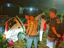 Tabrakan Pikap Vs Motor di Karawang, Pria Berseragam SPPG Tewas