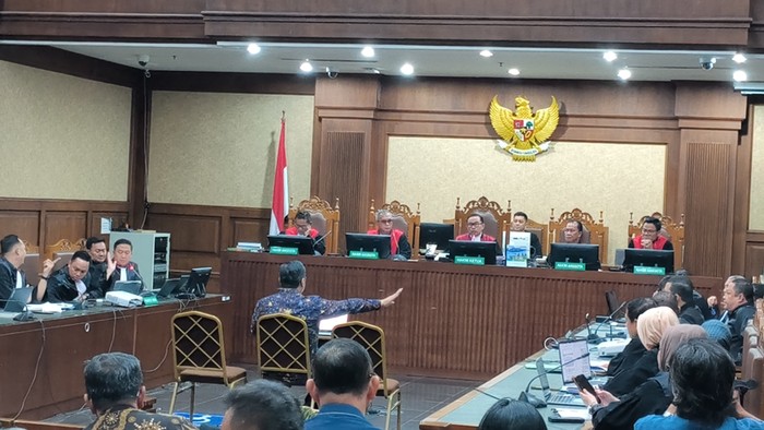 Keributan antara jaksa dan pengacara sempat terjadi di ruang sidang Nadiem (Kurniawan/detikcom)