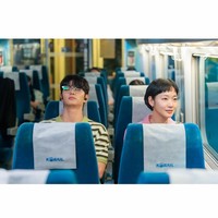 Setelah putus dari karakter Ahn Bo Hyun dan Jinyoung GOT7, Kim Go Eun akhirnya berjodoh dengan Kim Jae Won, yang berusia lebih muda darinya baik di drama Korea Yumi’s Cells Season 3 dan kehidupan nyata. Foto: dok. Instagram @ggonekim