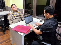 Video: Polisi yang Viral Pakai Vape Narkoba Akhirnya Dipecat