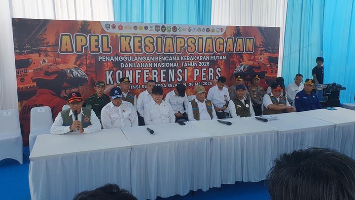 Konferensi pers penanganan bencana karhutla di Sumsel.