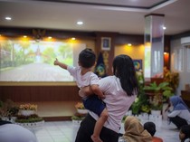 Peluk Rindu di Balik Jeruji Lapas Perempuan Bandung