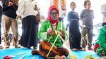 Lomba Anyam Ketupat Meriahkan Lebaran Depok