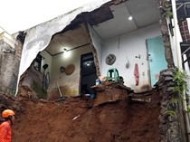 Tergerus Longsor, Dinding Rumah Warga Bogor Jebol