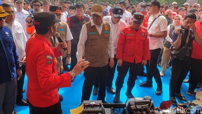 Menteri Koordinator Bidang Politik dan Keamanan (Menko Polkam) Djamari Chaniago