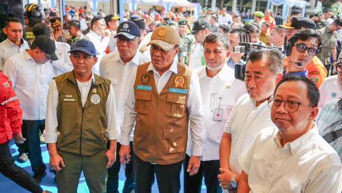 Menteri Koordinator Bidang Politik dan Keamanan RI, Djamari Chaniago hadiri apel kesiagaan karhutla