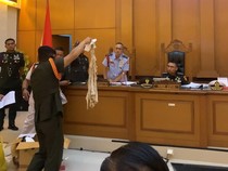 Video: Barang Bukti Ini Jadi Saksi Bisu Penyiraman Air Keras ke Andrie Yunus