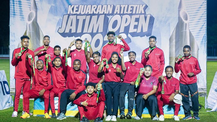 Tim Papua Athletics Center (PAC) kembali mengukuhkan dominasinya di pentas atletik nasional. Mereka mempertahankan gelar juara umum Kejuaraan Atletik Jatim Open 2026.