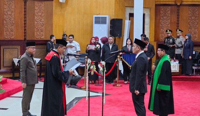 Pelantikan Ketua DPRD Kota Surabaya
