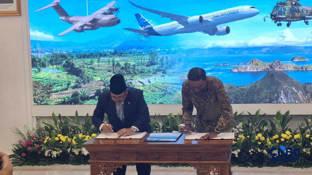 Pemerintah melalui Kementerian Perencanaan Pembangunan Nasional (PPN) atau Badan Perencanaan Pembangunan Nasional (Bappenas) melakukan penandatanganan kerja sama dengan perusahaan produsen pesawat yakni Airbus di kantor Bappenas, Rabu (6/5/2026). (CNBC Indonesia/Chandra)
