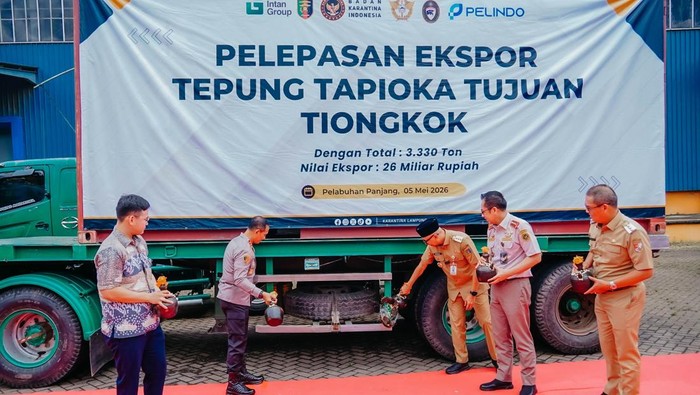 Pemprov Lampung melepas ekspor perdana 3.330 ton tapioka ke China.