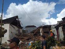 Butuh Alat Berat untuk Bongkar SDN 3 Sembung Gede Tabanan yang Ambruk