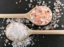Tak Cuma Asin, 5 Jenis Garam Ini Punya Manfaat Berbeda untuk Masakan