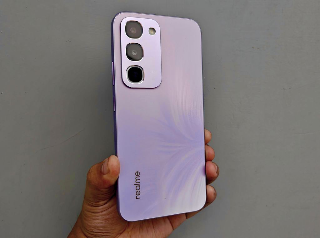 realme C100