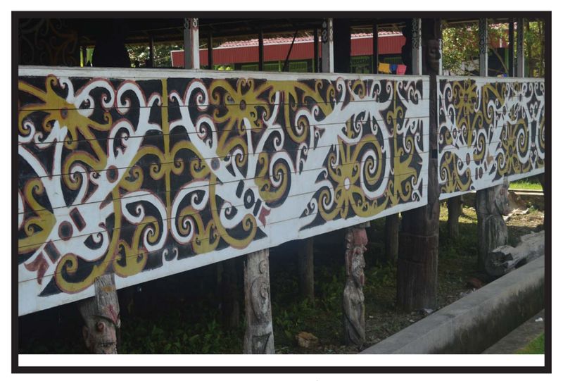 Rumah Lamin. (Buku Jelajah Arsitektur Lamin Suku Dayak Kenyah oleh Tri Agustin Kusumaningrum)