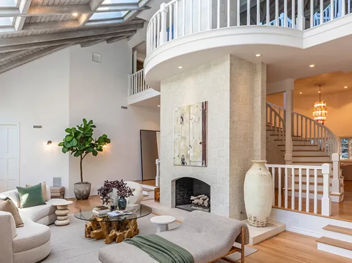 Rumah Selena Gomez yang dijual Rumah Selena Gomez yang dijual