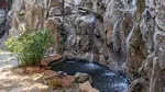 Jeroan Rumah Selena Gomez yang Dijual Rp 113 M, Megah Ada Air Terjun-Sungai